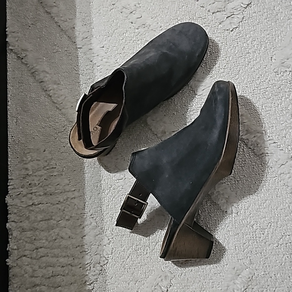 Clogs